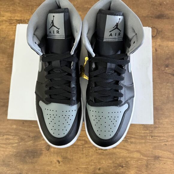 Jordan 1 Mid ‘Shadow’ (W) size 7.5W/6M - Picture 5 of 10